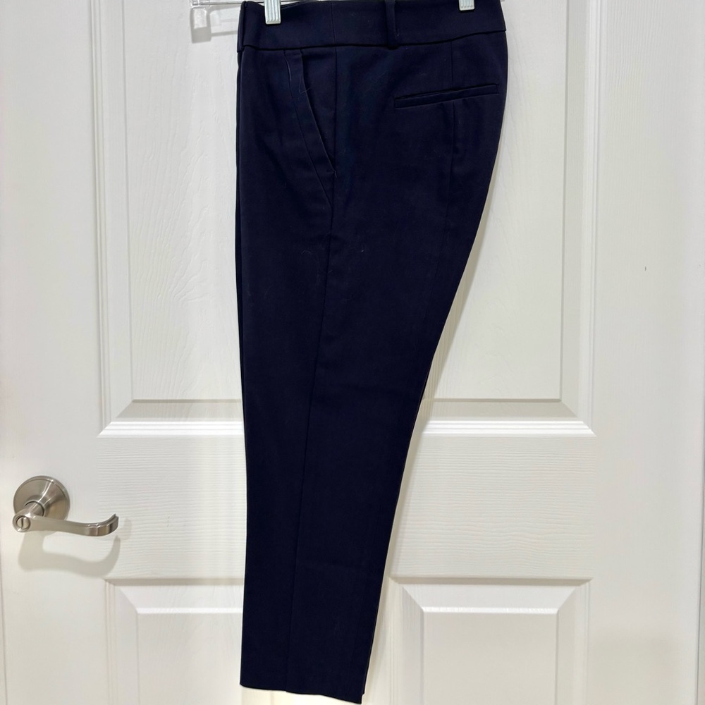 Loft women’s slim style Navy capri pants